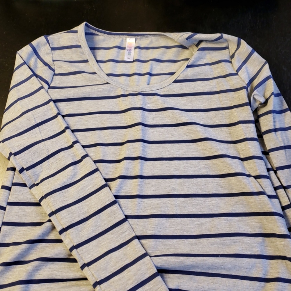 Lularoe Lynnae tee